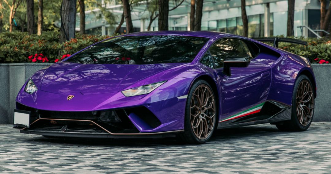   :       Lamborghini