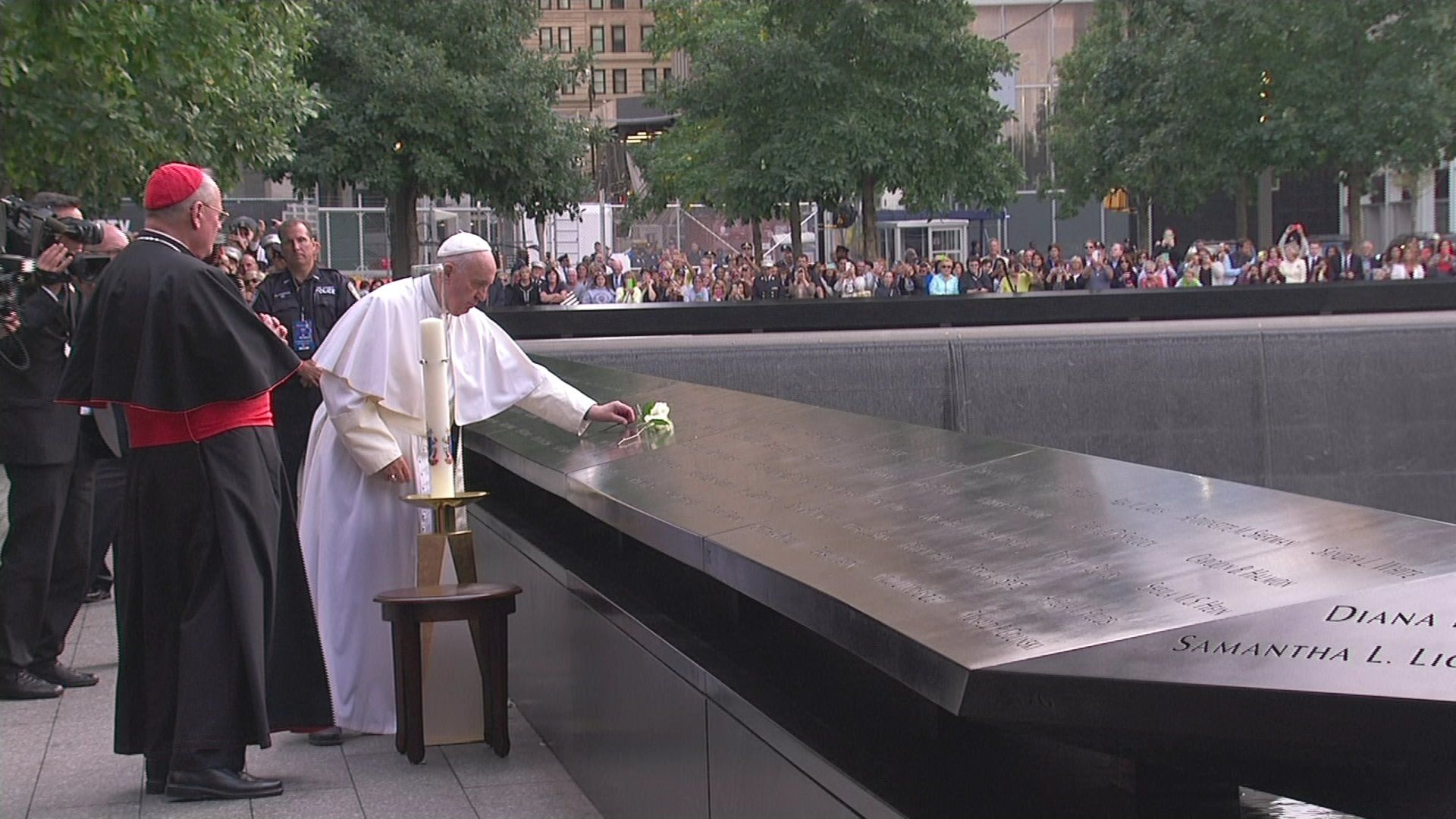 Папа Франциск завершает тур по Нью-Йорку с мессой в саду Мэдисон Сквер рис 4