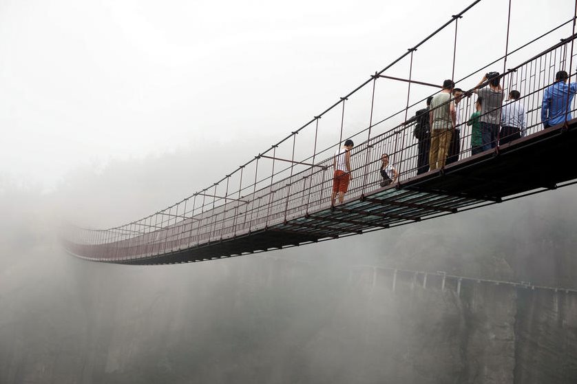 В Китае открыли первый стеклянный мост. рис 3