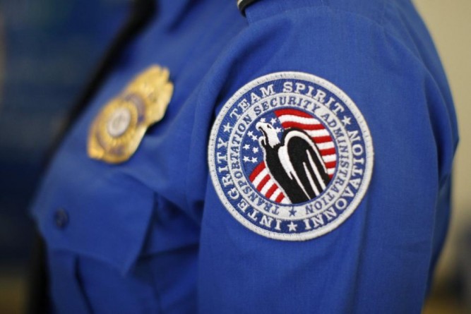 Популярное: Agentes de la TSA obligan a una mujer de 90 años de edad a desvestirse durante una comprobación de seguridad