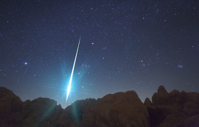 Происшествия: В ночном небе Лос-Анджелеса замечен метеор