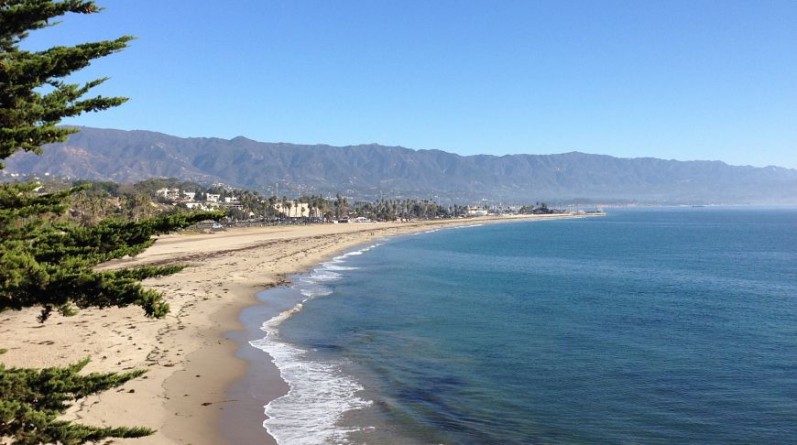 Популярное: Unusually high tides and surf may cause flooding along L.A. County coast