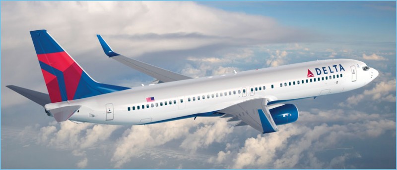 Путешествия: Пилот Delta Airlines во время полета флиртовал с пассажиром-мужчиной через соцсеть для геев