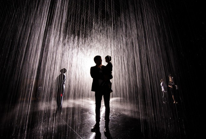 Популярное: Inside The Magical Rain Room At LACMA