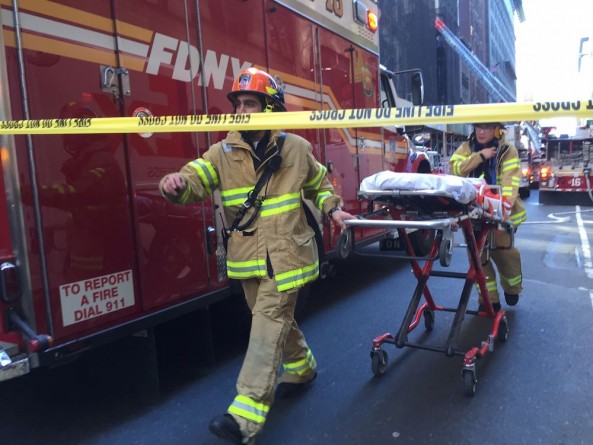Происшествия: Обрушение здания в Нью-Йорке – один человек погиб и один ранен