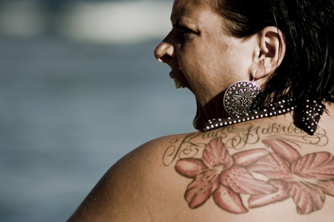 Популярное: Все больше людей говорят «прощай» татуировкам