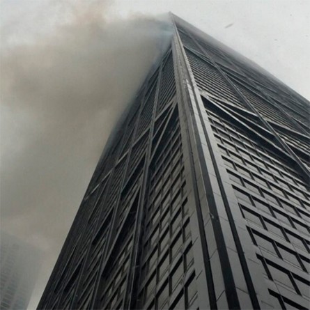 Популярное: Cinco heridos leves en un incendio en el John Hancock Center de Chicago
