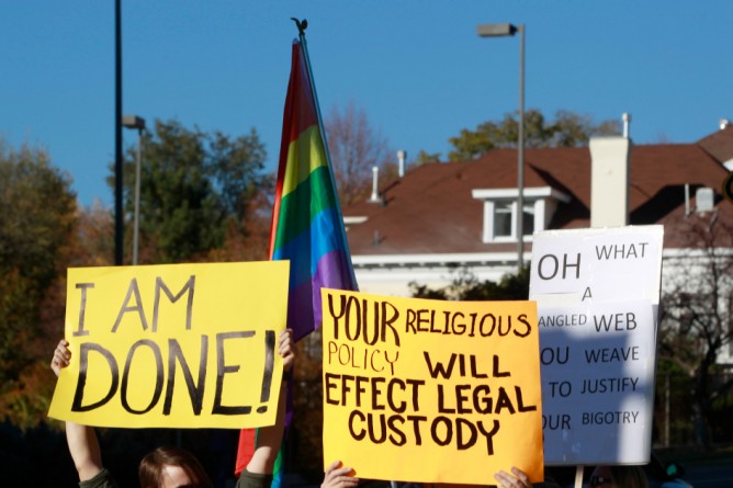 Популярное: Мормоны протестуют против дискриминации однополых пар