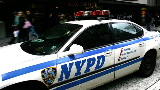 Популярное: Man Tries to Lure Boy, 11, With Candy, Basketballs: NYPD