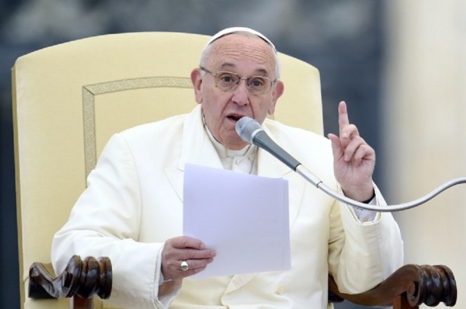 Популярное: El Papa Francisco culpa a los traficantes de armas de una posible Guerra Mundial