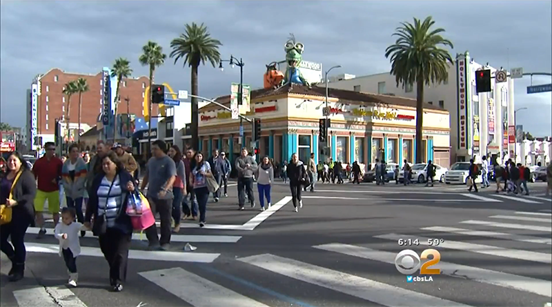 Популярное: Теперь вы можете переходить дорогу на пересечении Голливуд и Хайленд по диагонали
