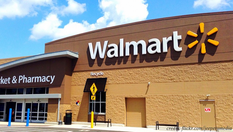 Видео: Анонимный "Санта" оплатил отложенные покупки посетителей Walmart на сумму в 106 тысяч