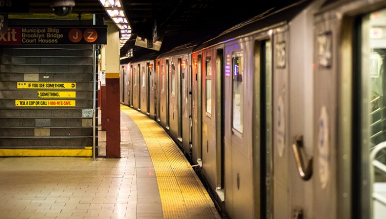 Популярное: К концу года на всех линиях метро Нью-Йорка будет вай-фай, - сообщил губернатор Куомо.