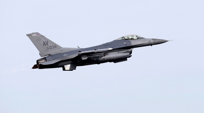 Происшествия: В Аризоне разбился истребитель F-16: судьба пилота неизвестна