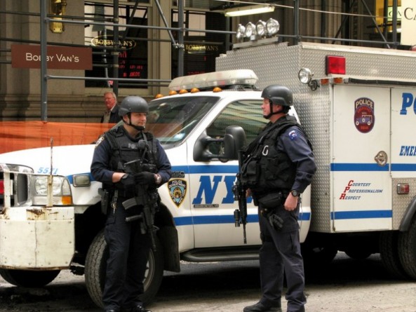Популярное: Полиция Нью-Йорка представила новый бронежилет