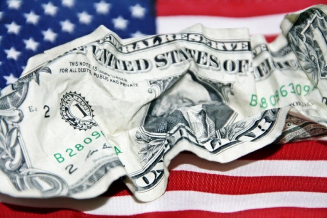 Происшествия: Упоминание о Боге требуют убрать с американского доллара