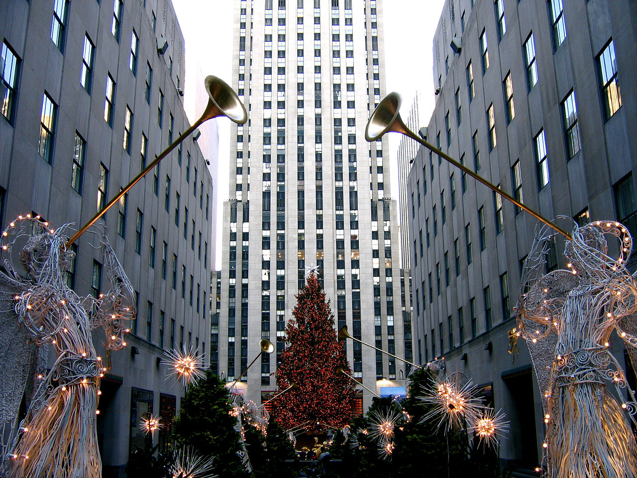Rockefeller_Center-_Angels_-_Christmas_Tree_(4887934861)