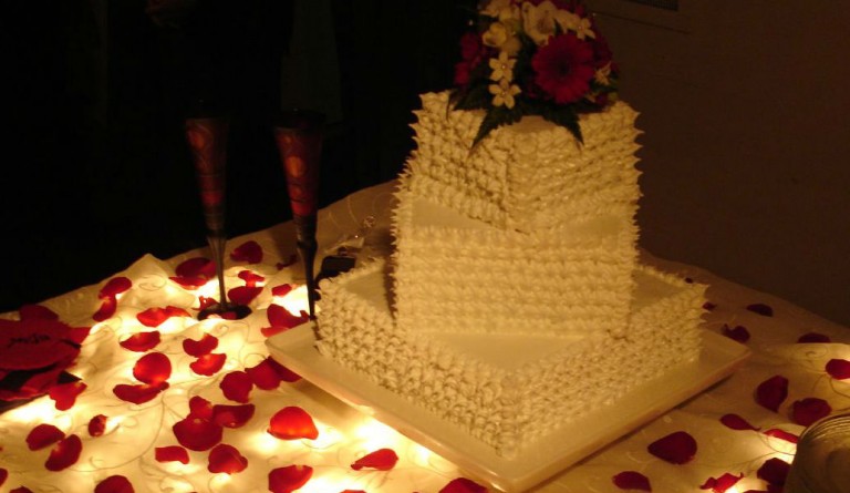 В мире: Джей Ло, Стинг, девятиярусный торт и платье, расшитое драгоценными камнями — русский олигарх потратил на свадьбу сына 1 $ миллиард