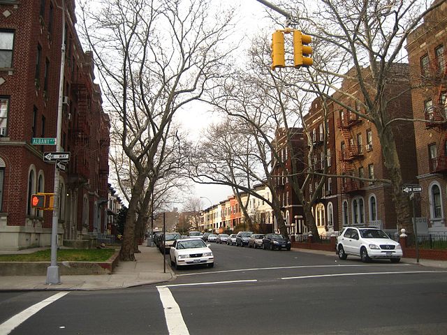 640px-Albany_Av,_Crown_Heights,_Brooklyn