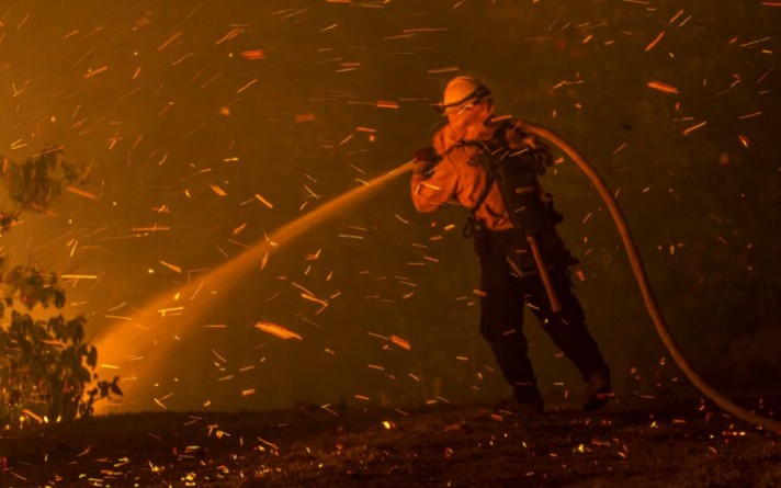 Происшествия: Виновного в пожаре 2014 года в Калифорнии, уничтожившем 100 000 акров леса, нашли по ... селфи