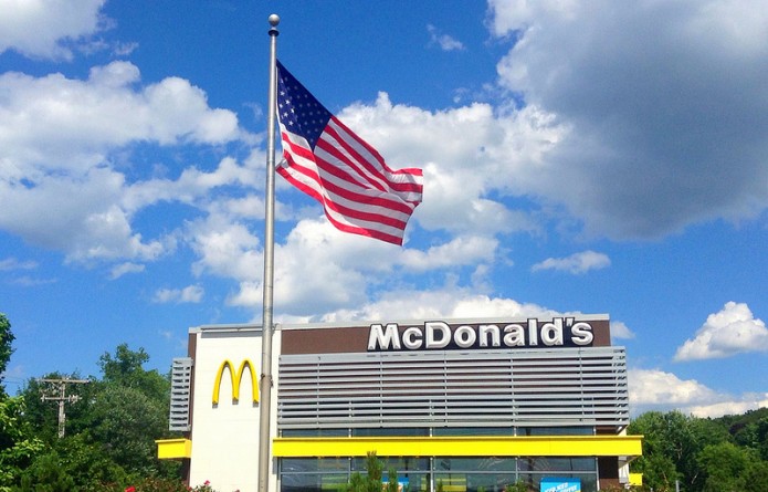 Популярное: McDonald's тестирует в своей сети свежие котлеты для бургеров вместо замороженных