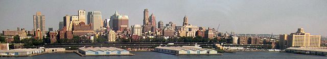 640px-Brooklyn_Heights_from_lower_manhattan