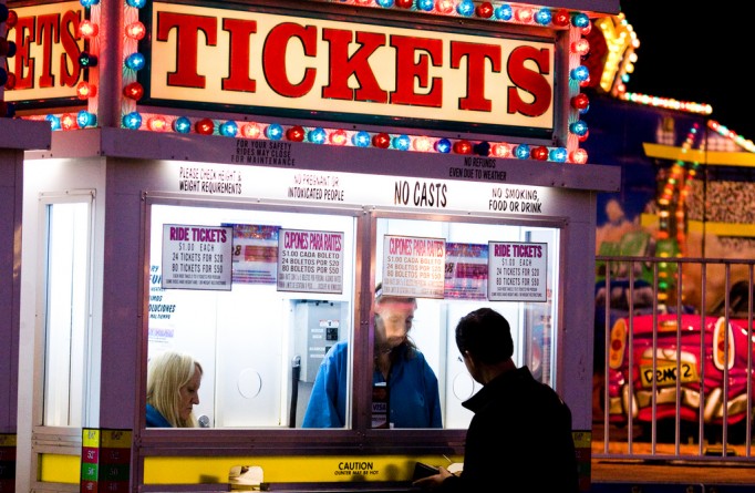 Досуг: В Нью-Йорке введена уголовная ответственность за покупку билетов на концерты с помощью ботов