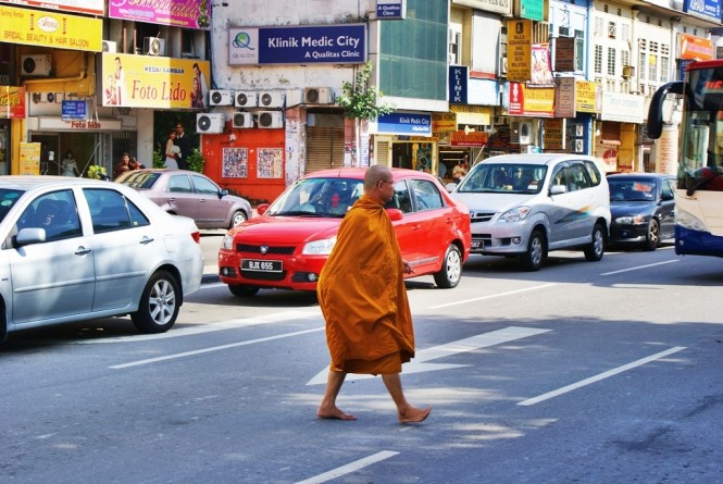 Популярное: Буддистские лидеры из Нью-Йорка предупреждают: остерегайтесь фальшивых монахов