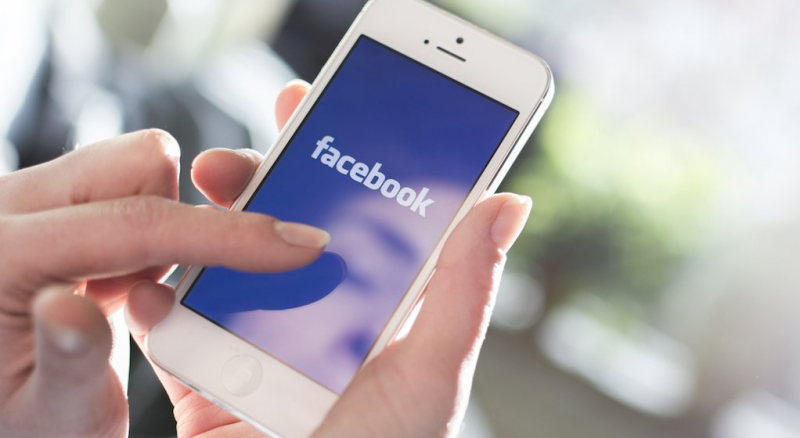 Технологии: Facebook прослушивает ваши телефонные разговоры