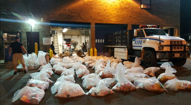 Происшествия: В "конфетном" магазине Нью-Йорка за потайной дверью торговали кокаином