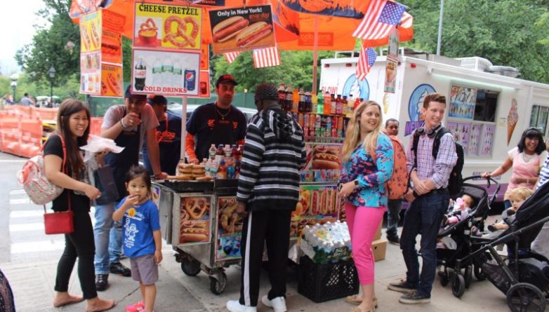 Досуг: В четверг вас ждут бесплатные хот-доги в Вашингтон-Сквер-парк