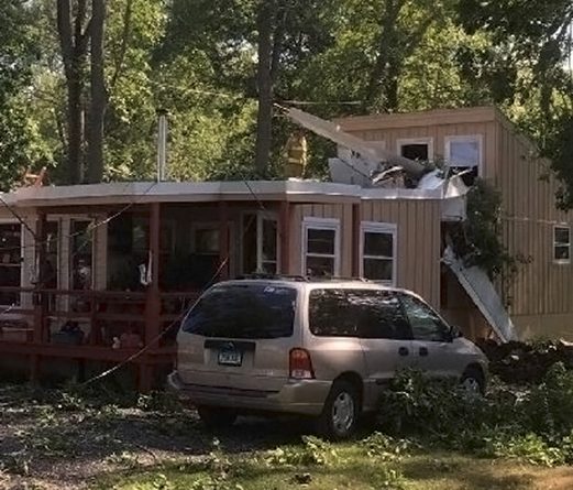 Происшествия: Самолёт упал на дом в Коннектикуте