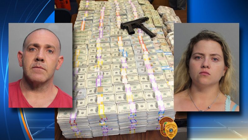 Происшествия: Полиция нашла $24 миллиона в доме наркоторговцев в Майами
