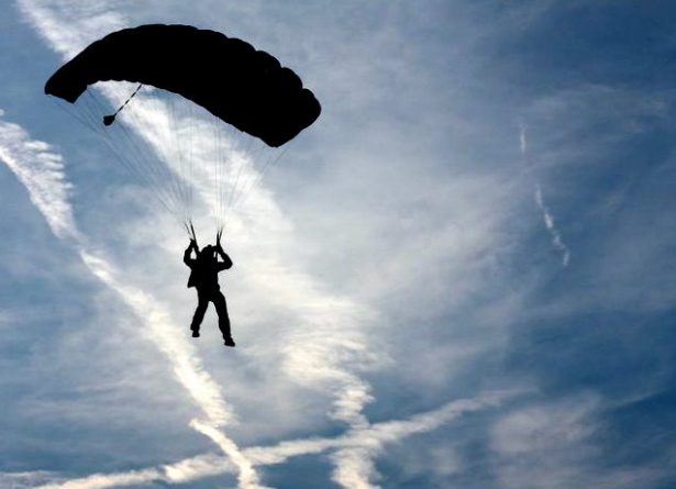 Происшествия: В Калифорнии двое мужчин погибли во время прыжка с парашютом