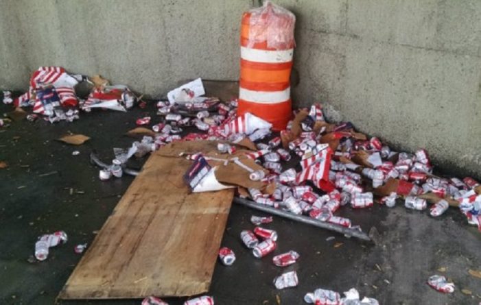 Происшествия: Грузовик с пивом Budweiser перевернулся на Brooklyn-Queens Expressway