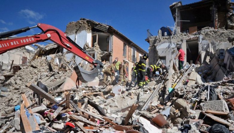 В мире: Землетрясение в Италии: 8-летняя девочка спасла сестру ценой своей жизни