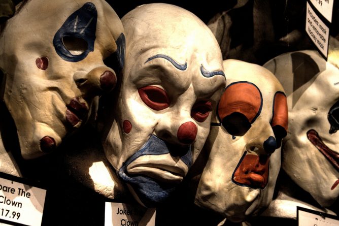 Популярное: Компания Target отказалась от продажи клоунских масок ради борьбы с преступностью