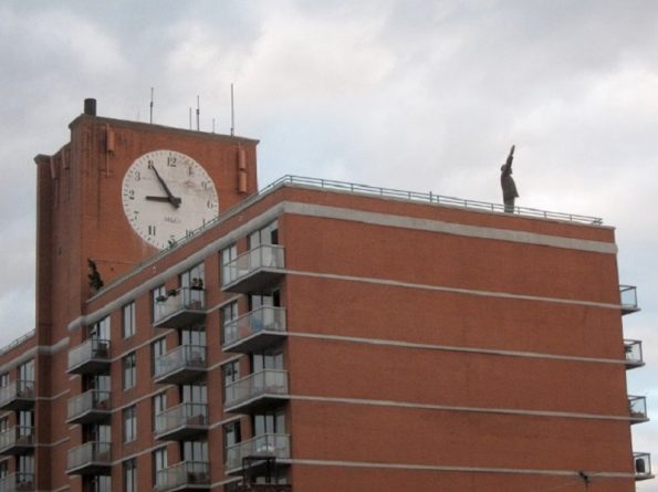 Популярное: Статуя Ленина переедет с крыши Red Square Residence на Норфолк-стрит