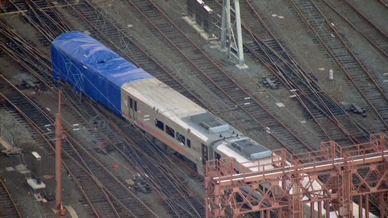 Происшествия: Движение поездов после аварии в Хобокене возобновилось