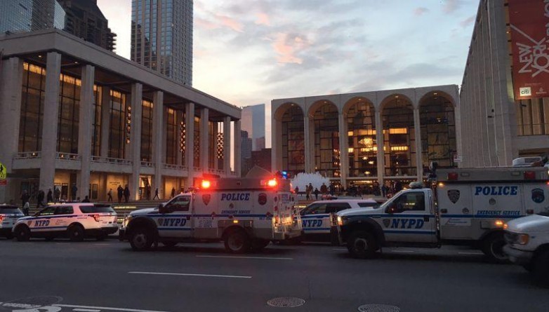 Происшествия: Из Metropolitan Opera House эвакуировали посетителей