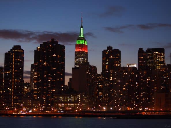 Досуг: Empire State Building украсит рождественская иллюминация