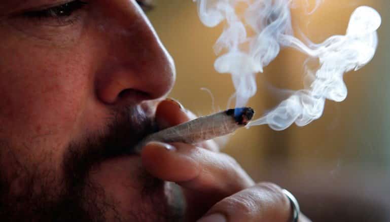 Закон и право: Денвер стал первым городом, где легализовали марихуану