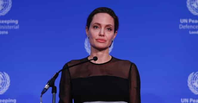 Популярное: Анджелина Джоли запустила кампанию против насилия над детьми