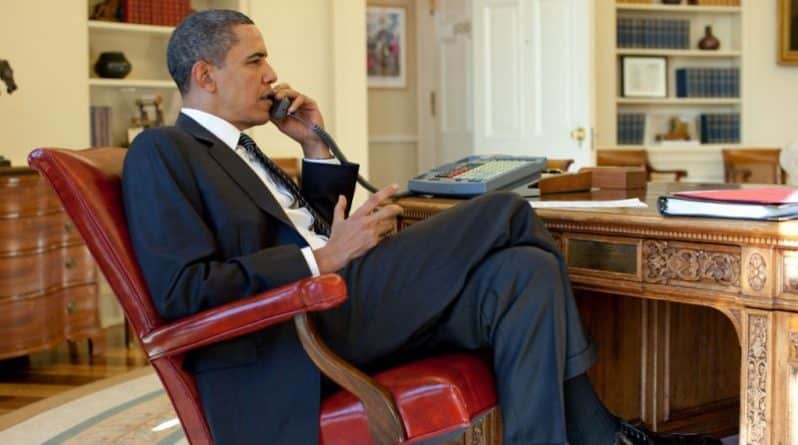 Политика: Обама впервые позвонил Путину по сверхзащищенной линии