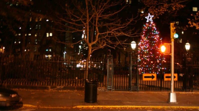 Общество: Gramercy Park откроют на один час для рождественских песнопений