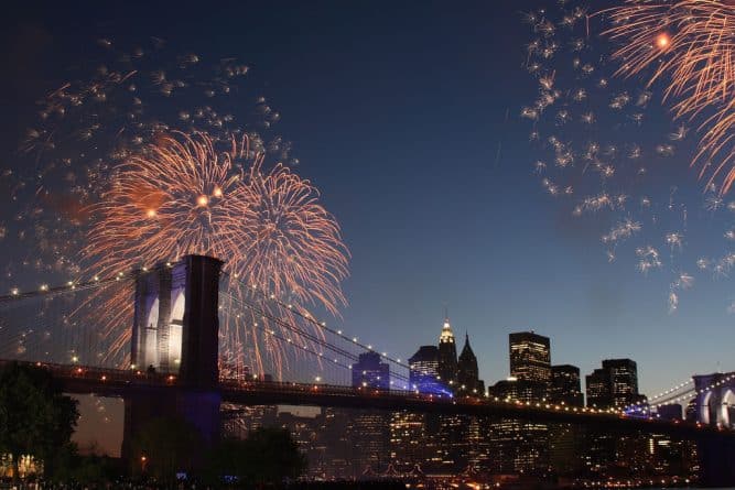 Досуг: Новогодний фейерверк в Нью-Йорке: где посмотреть