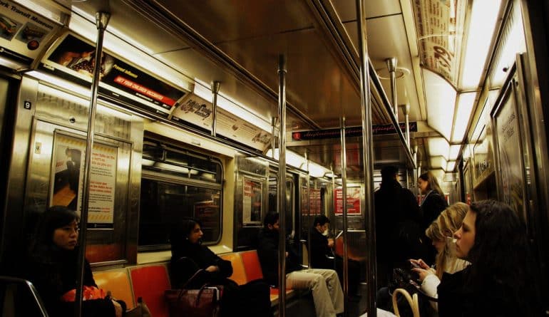 Происшествия: На чернокожего транссексуала напали в метро