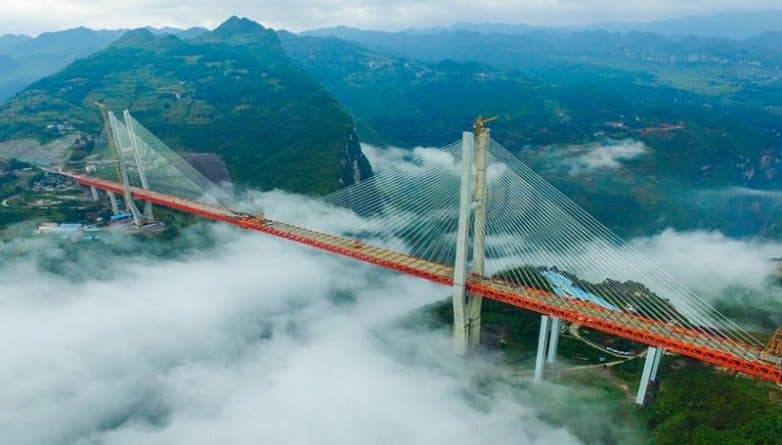 В мире: В Китае открыт самый высокий в мире автомобильный мост
