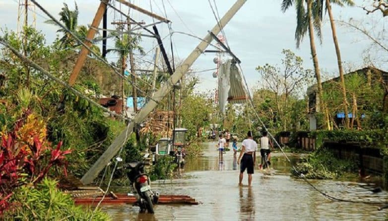 В мире: Ужасный тайфун пронесся по северной части Филиппин