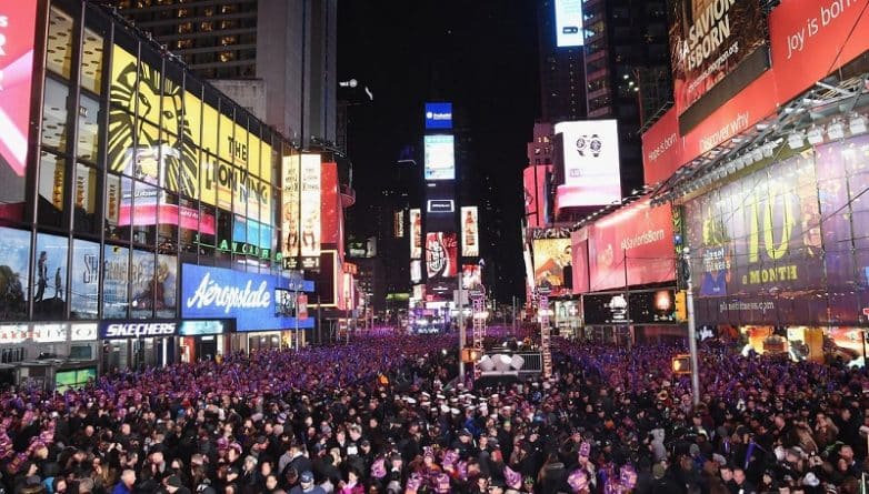 Знаменитости: Новый год на Times Square: кто из звезд будет выступать?